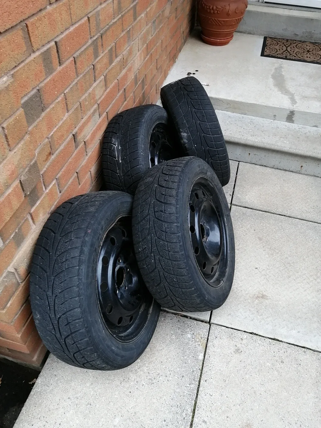 Set of 4 Used Winter Tires image indicator(2)