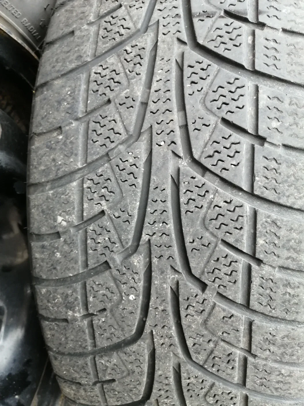 Set of 4 Used Winter Tires image indicator(4)