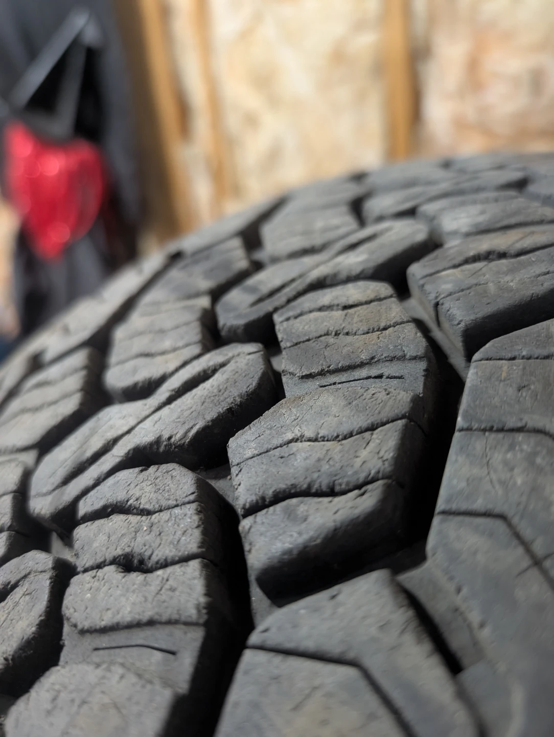 (1)-LT265/70R17 BFGoodrich Rugged Trail T/A Load Range "E" - photo 3