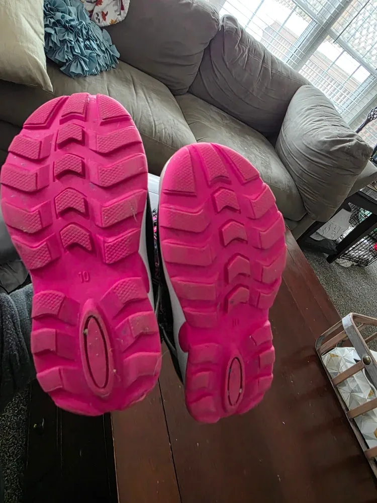 Kids Size 10 Boots! image indicator(7)