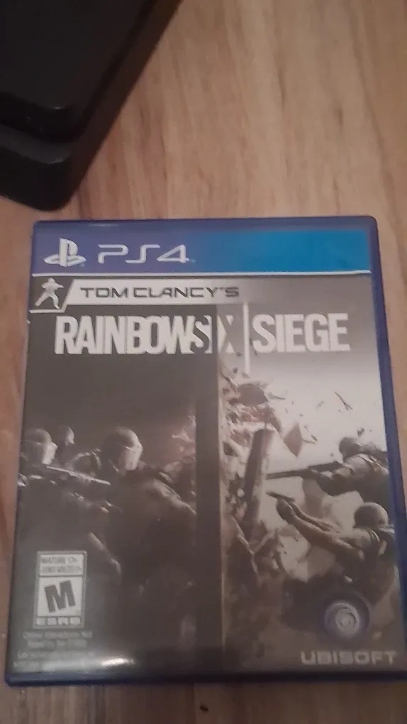 PS4 and Game bundle. image indicator(2)