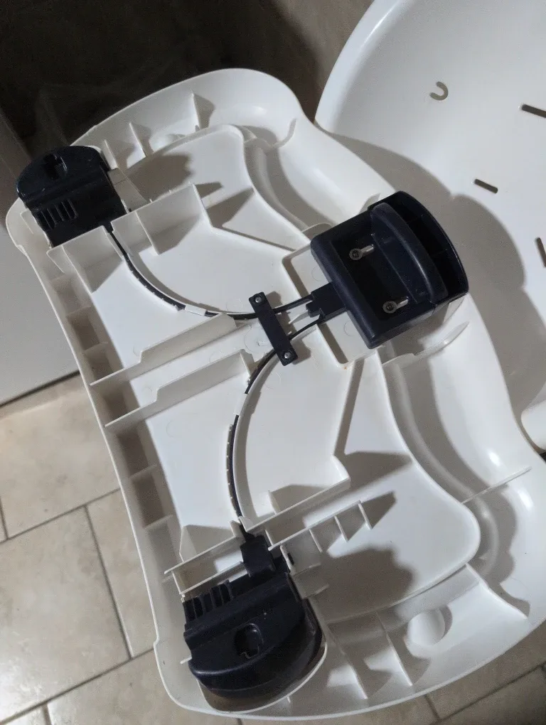 Fisher-Price Adjustable Height High Chair image indicator(6)