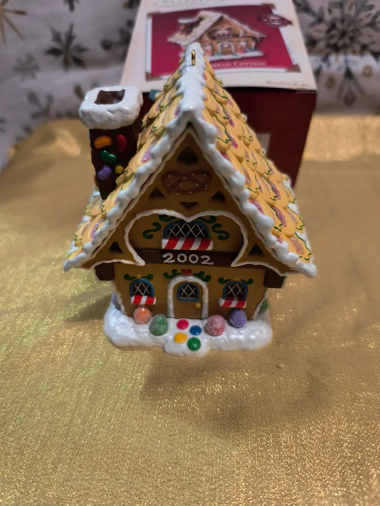 Hallmark Keepsake Gingerbread Cottage Ornament image indicator(3)