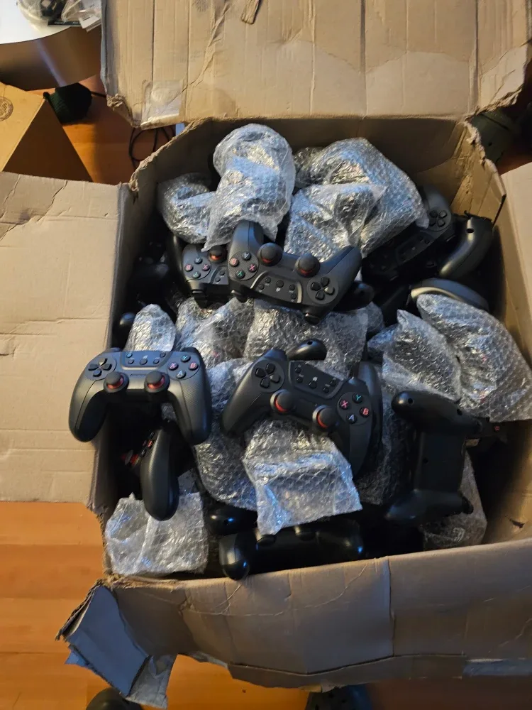 Generic Black Wireless Game Controllers image indicator(3)