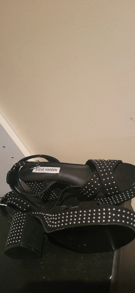 Steve Madden Black Studded Heels - photo 2
