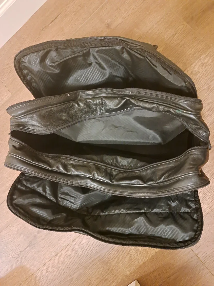 Luccini Black Leather Briefcase image indicator(3)