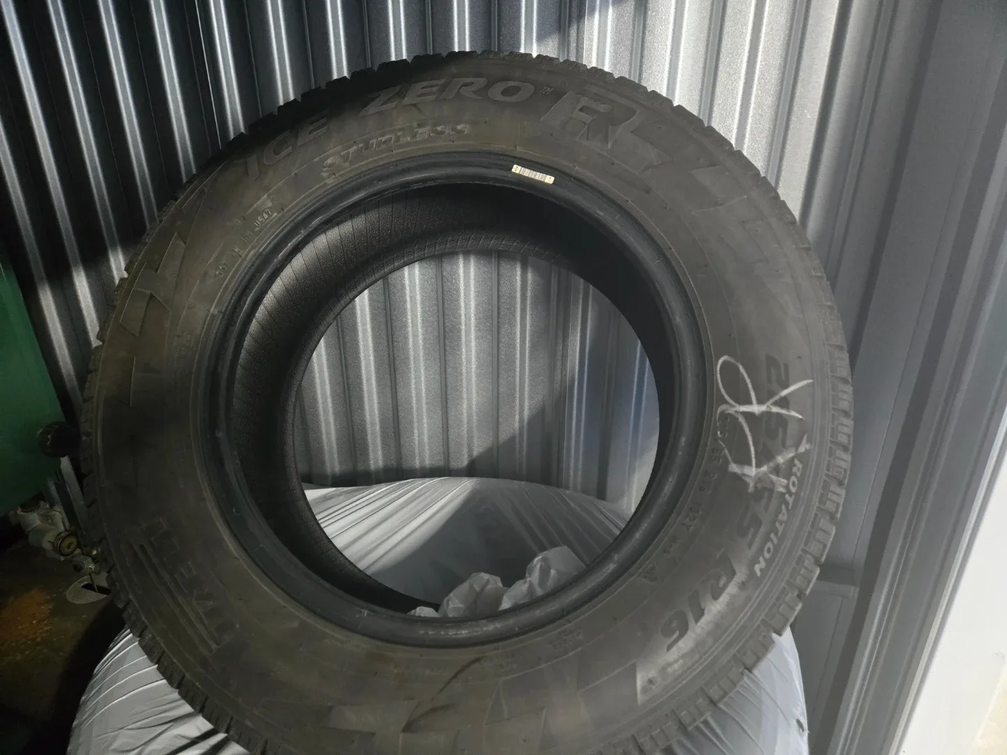 Pirelli Ice Zero ZR 216/65R16 102T - 3 Winter Tires image indicator(3)