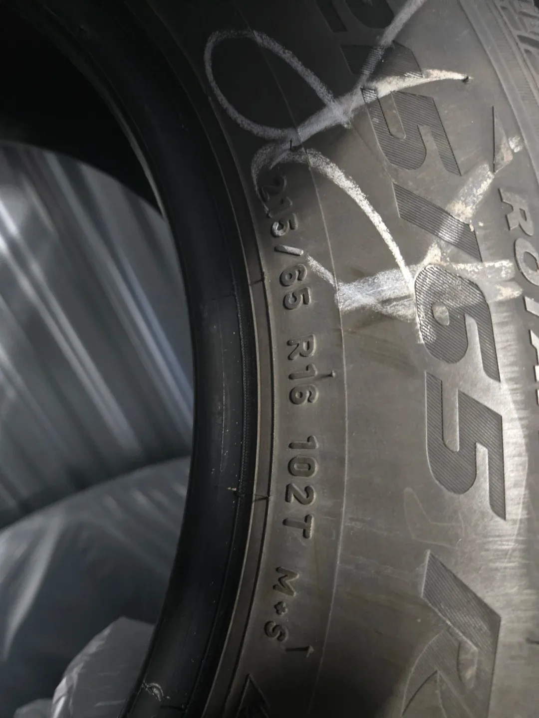 Pirelli Ice Zero ZR 216/65R16 102T - 3 Winter Tires image indicator(4)