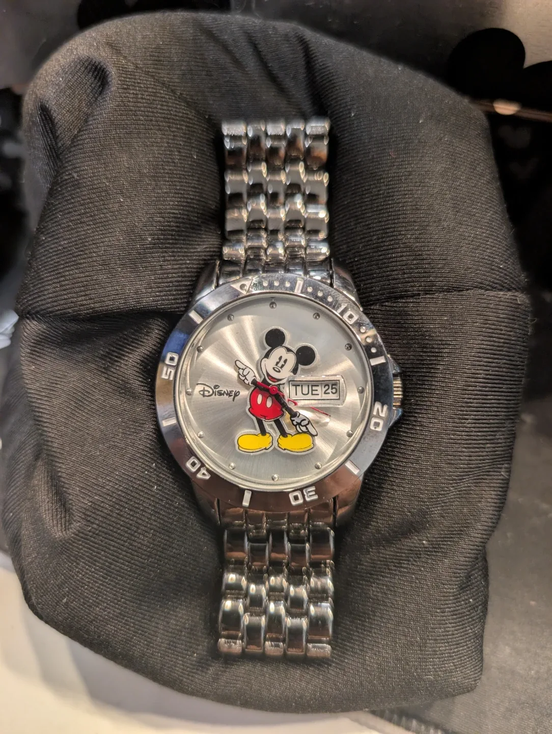 Disney Accutime WatchCorp MK2051 mint condition with box