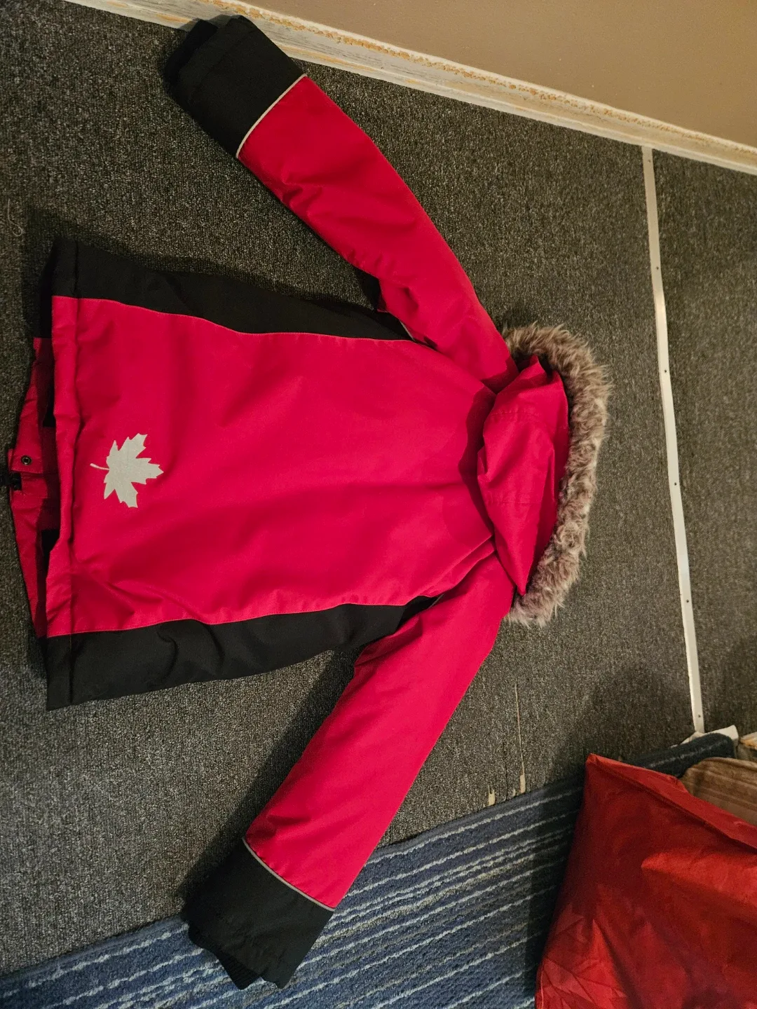 Canadiana Kids' Snowsuit Set - Size M (7/8) image indicator(3)