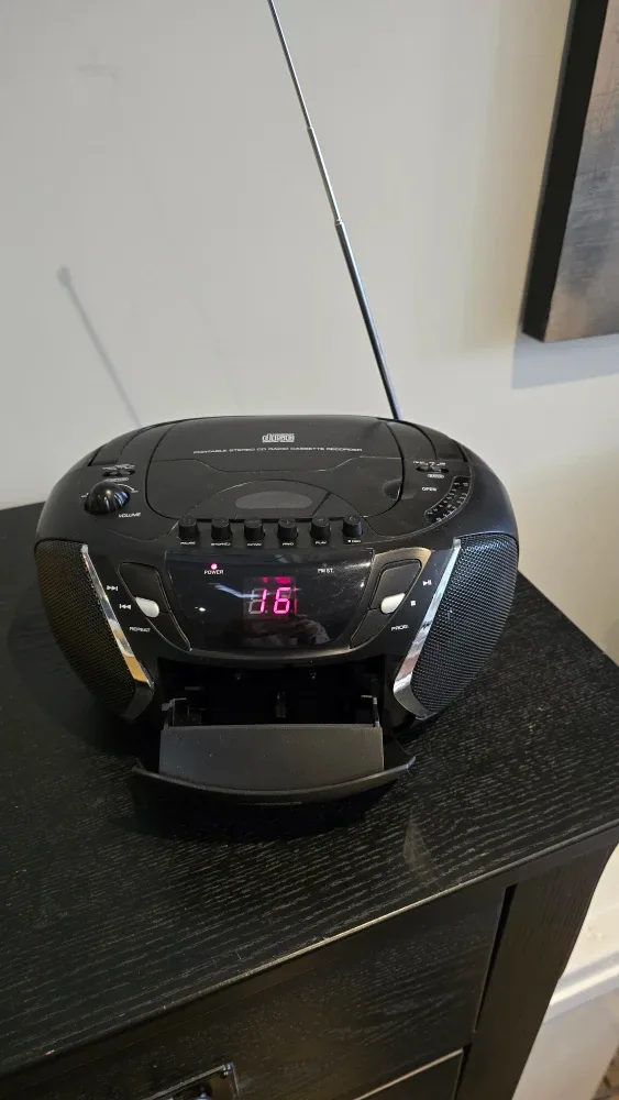 Nextech Portable CD/Radio Boombox image indicator(4)