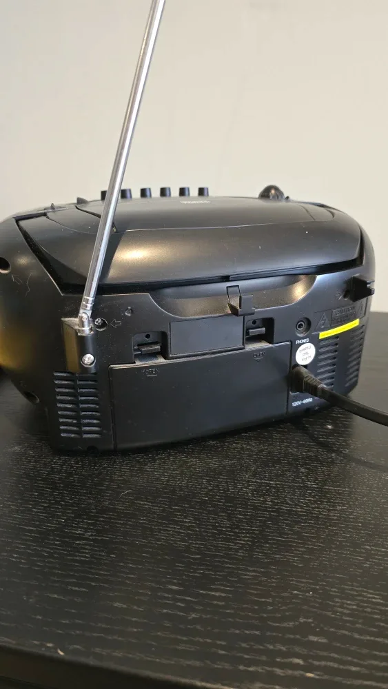 Nextech Portable CD/Radio Boombox image indicator(6)