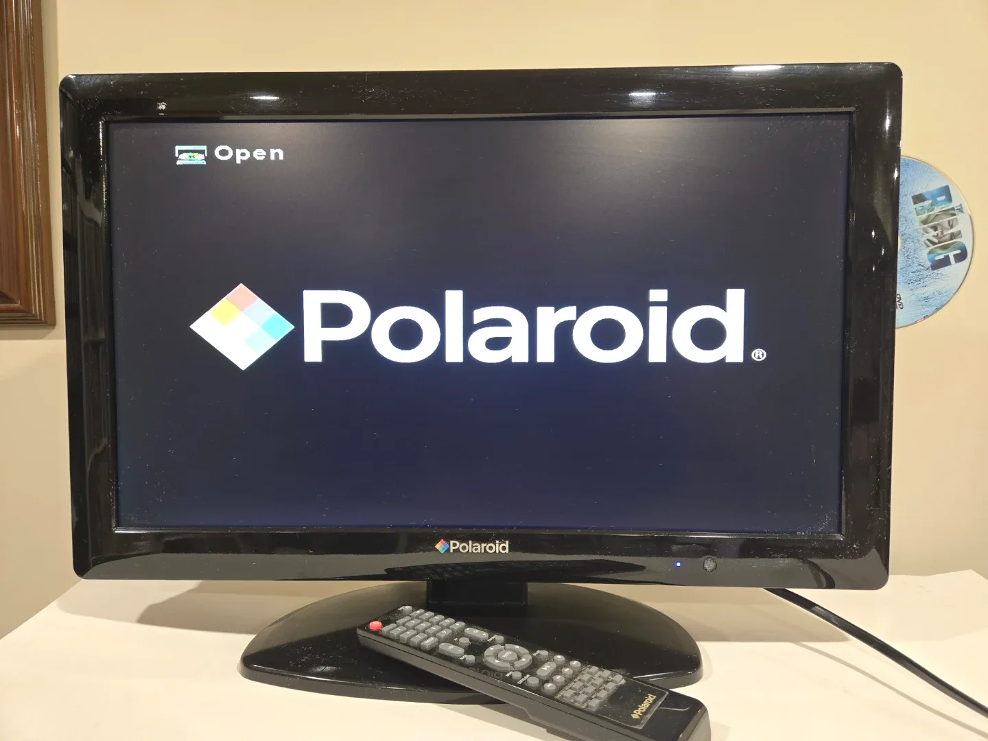 Polaroid 22" Full HD LED Multi-System TV/DVD Combo image indicator(7)