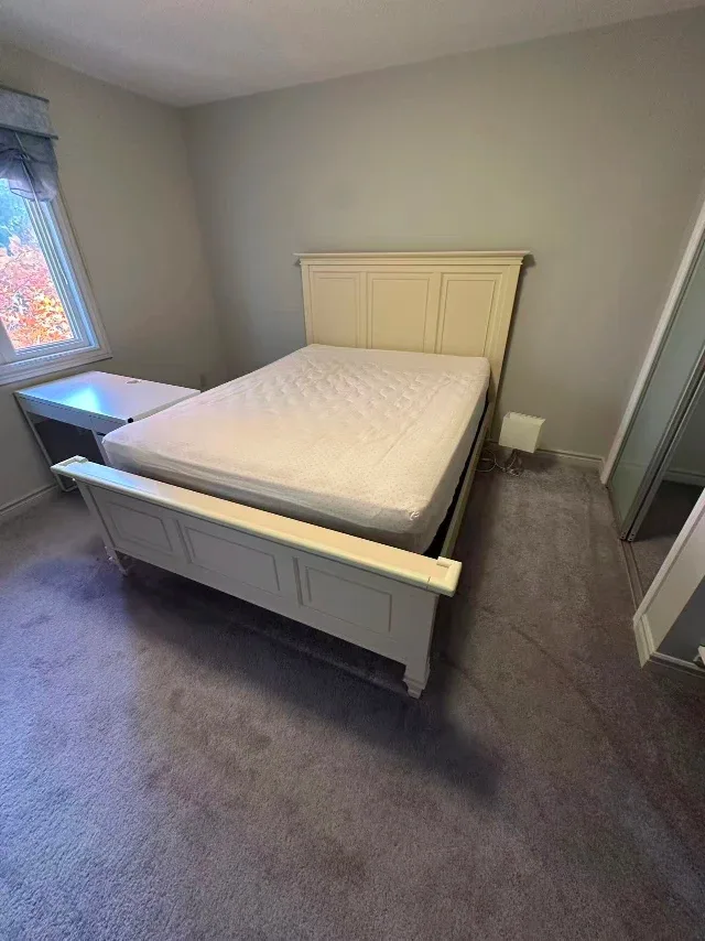 Queen Size Bed Frame with Mattress image indicator(2)