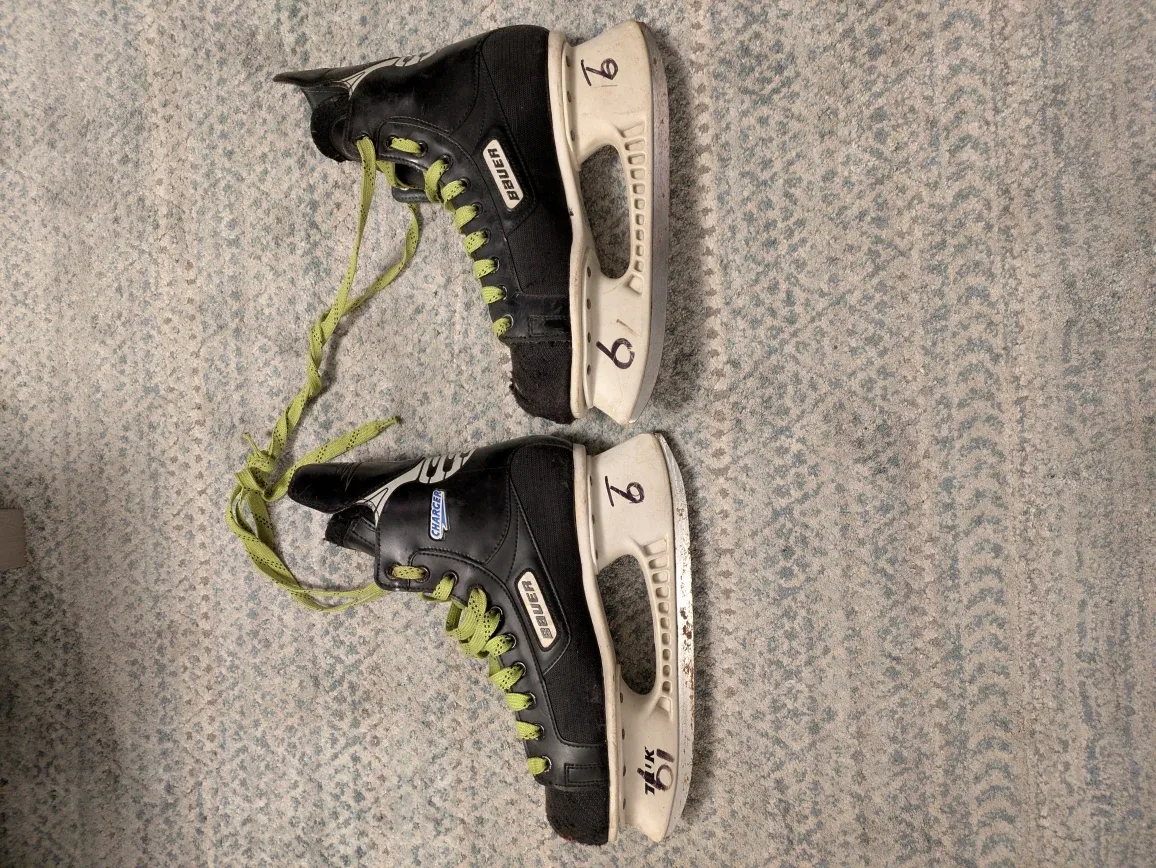 Bauer Charger Ice Skates - Size 9 image indicator(3)