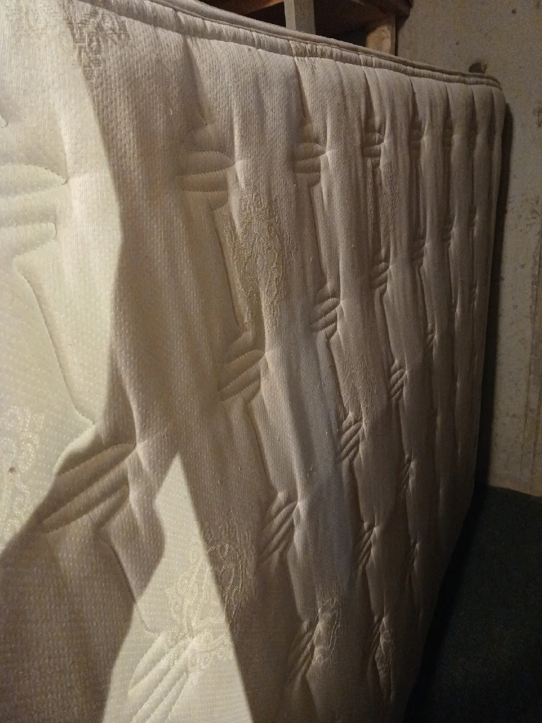 Used queen size Mattress image indicator(2)