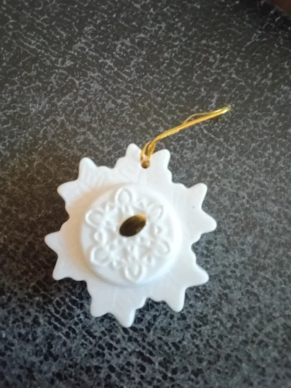 Snowflake Ornament image indicator(2)