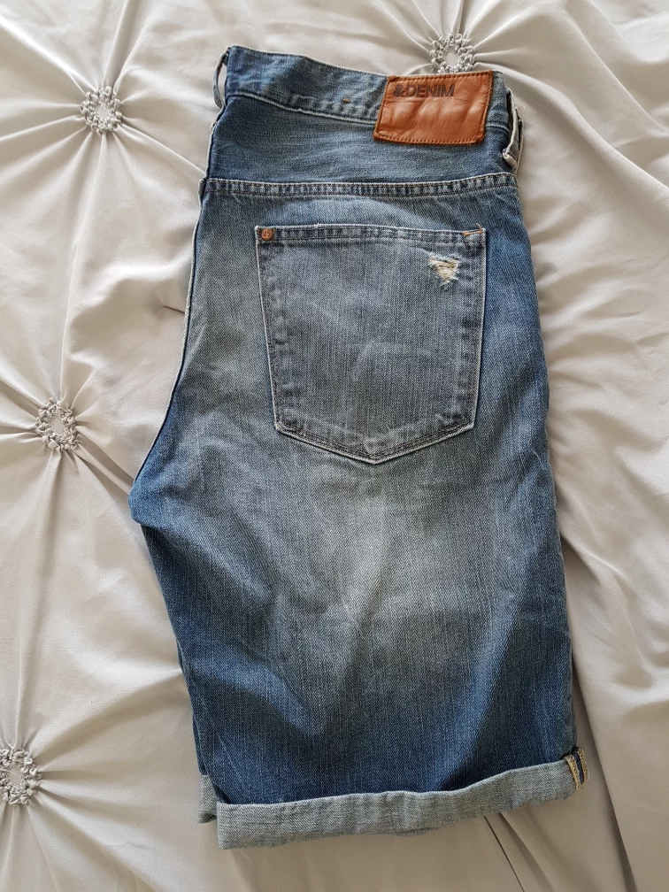 H&M Denim Shorts - Size 34 - photo 3