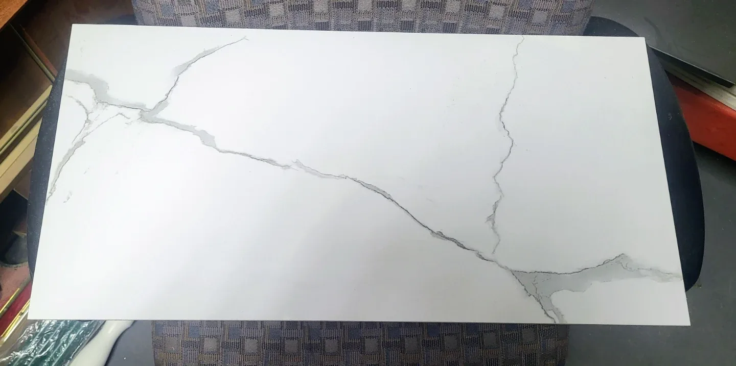 Polished White Marble Tile image indicator(2)