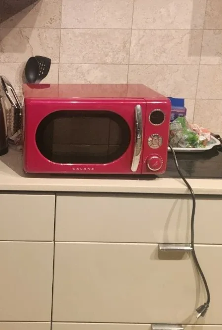 Galanz Retro Microwave - red