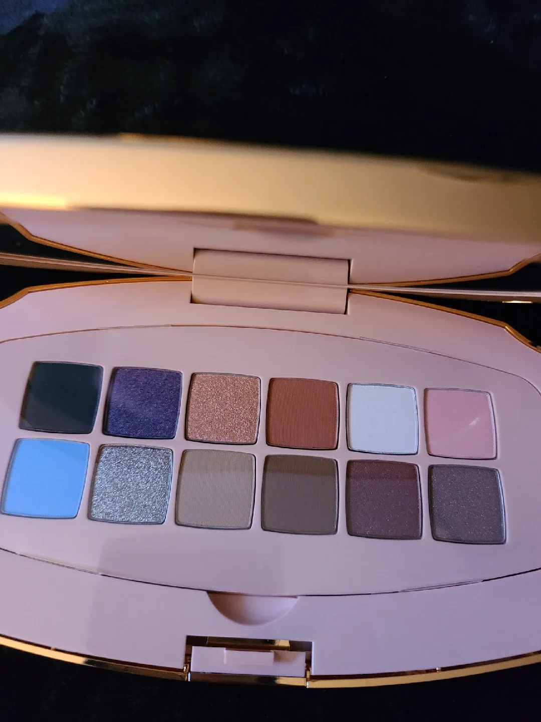Gucci Beauté Des Yeux Floral Eyeshadow Palette image indicator(2)