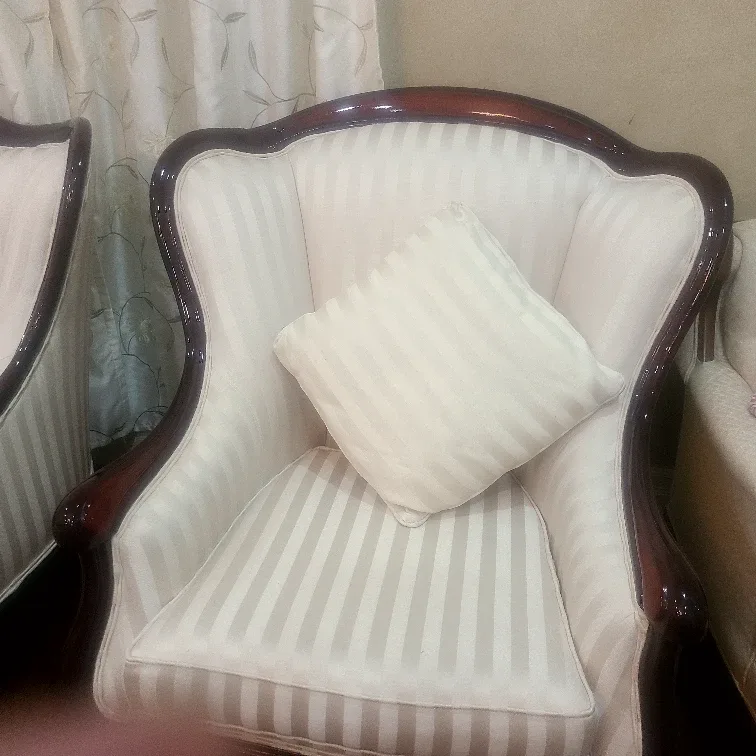 Elegant Vintage-Style Sofa Set image indicator(4)