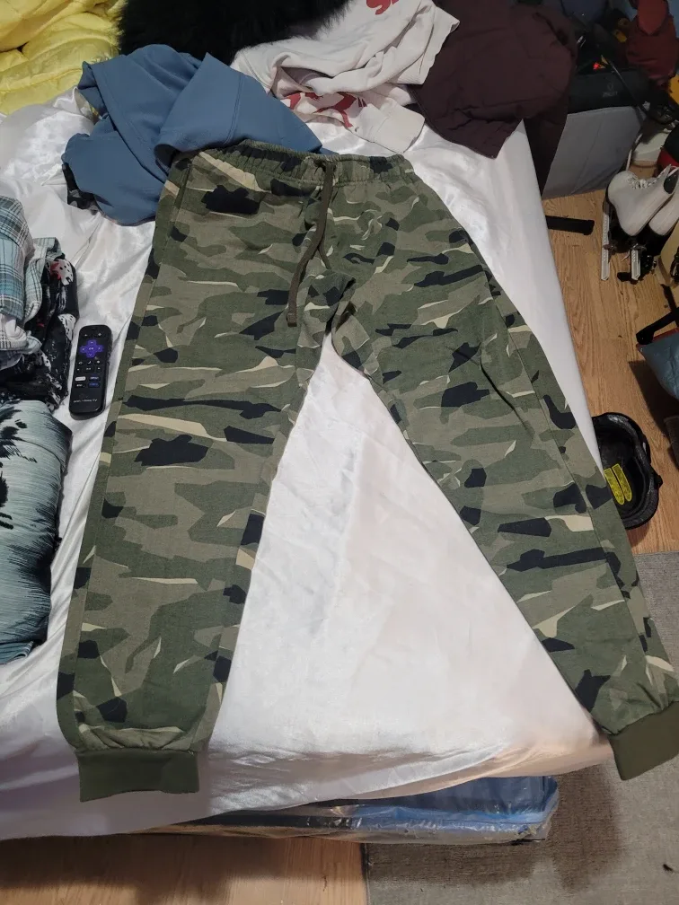 Cotton Best Camo Sweatpants - Size Large image indicator(2)
