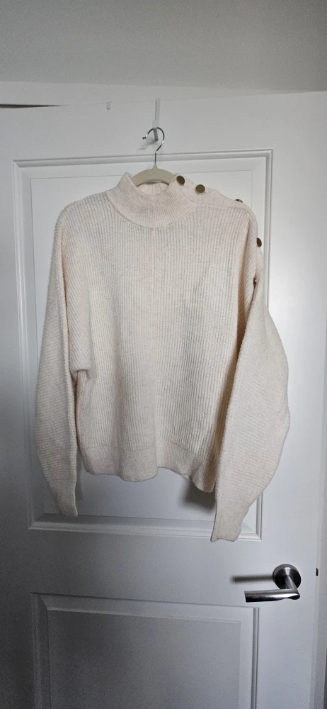 RW&CO. Cream Knit Sweater - Size Medium - photo 5