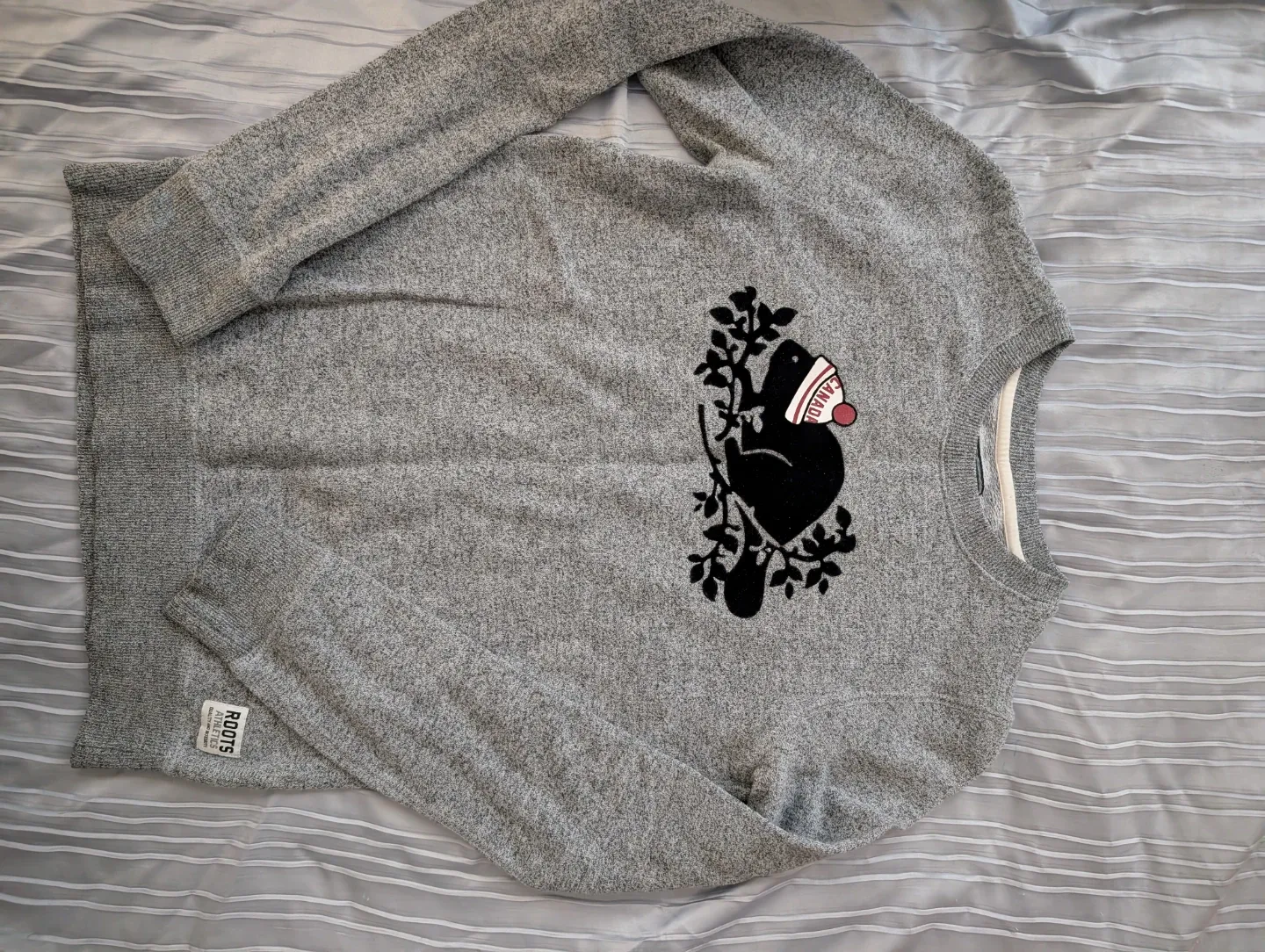 Roots Youth Sweatshirt Size XL 11-12 yrs thumbnail