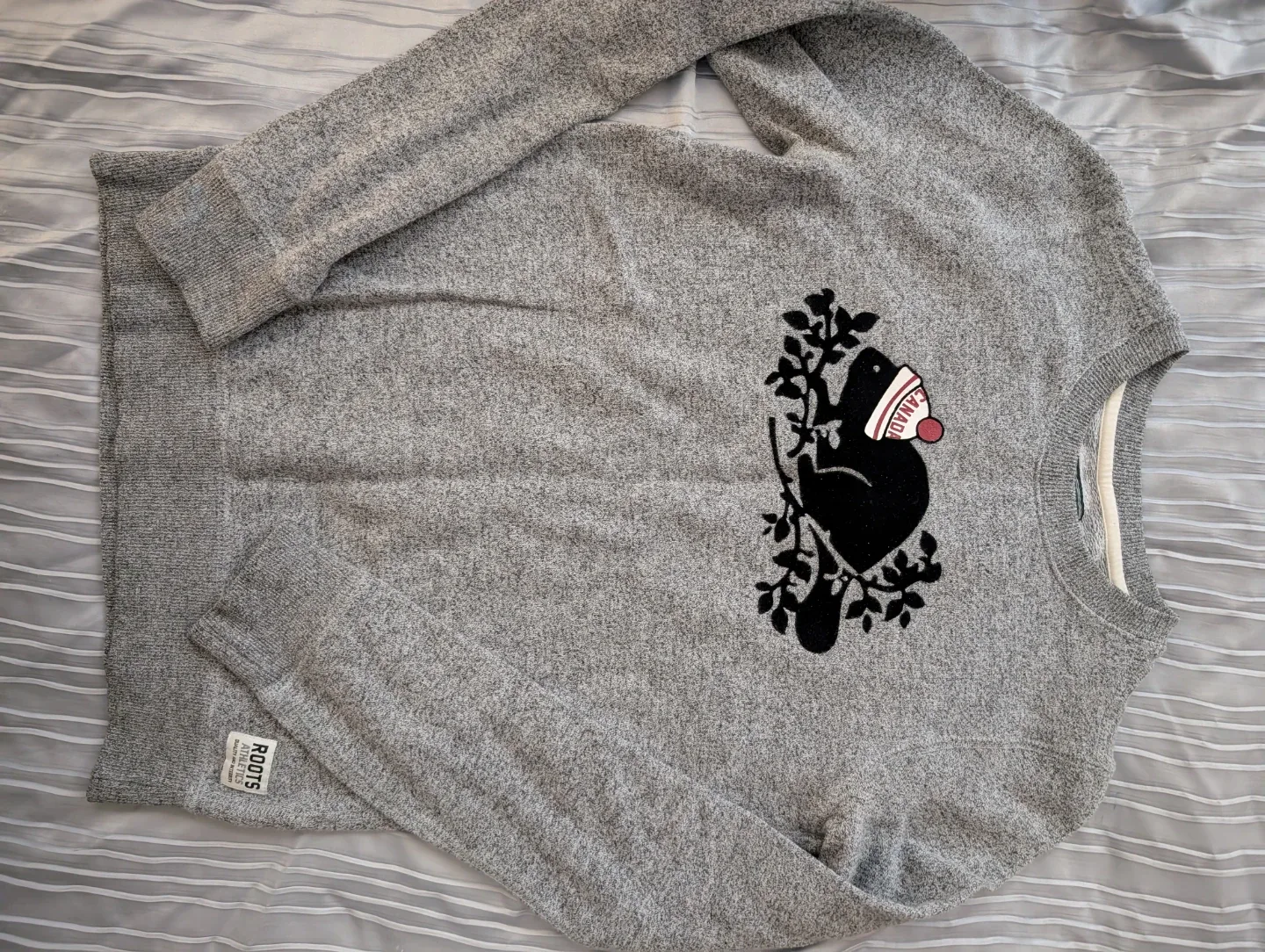 Roots Youth Sweatshirt Size XL 11-12 yrs image indicator(4)