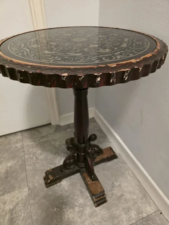 Solid wood Antique Table image indicator(4)