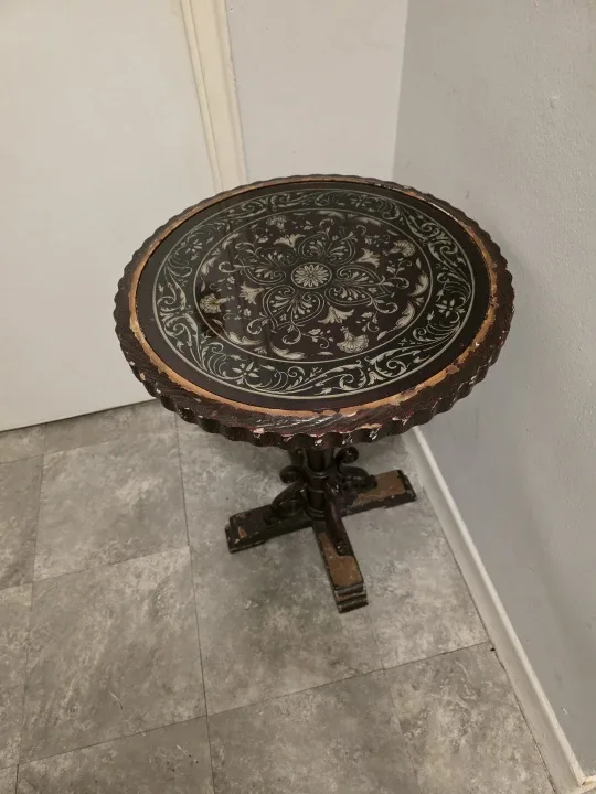 Solid wood Antique Table image indicator(5)