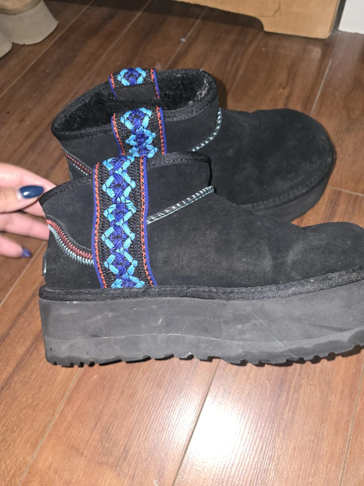 UGG Black Suede Platform Boots - photo 4