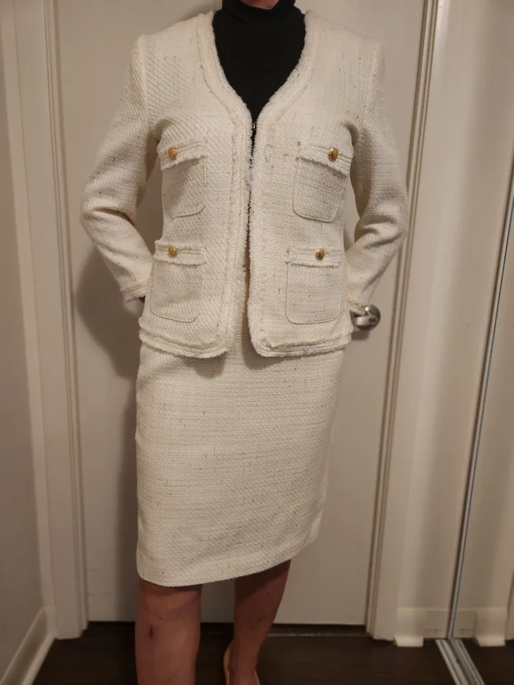 SANDRA ANGELOZZI Cream Tweed Skirt Suit - Size 6 image indicator(2)