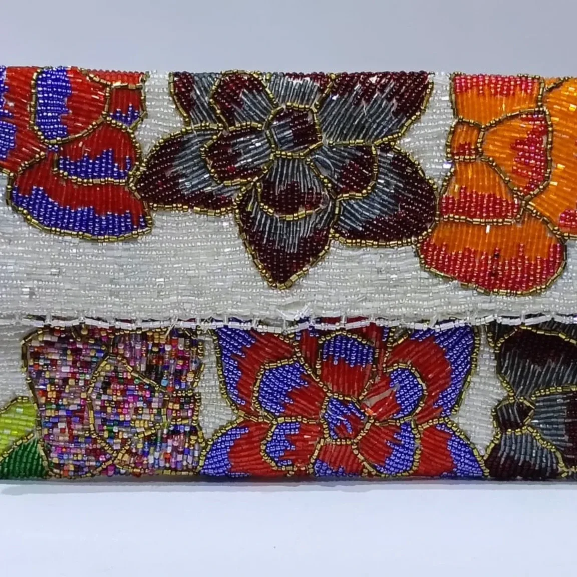 Handmade cluches and bag image indicator(2)