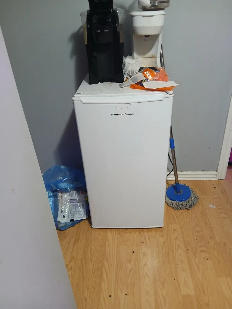 Hamilton Beach Mini Fridge