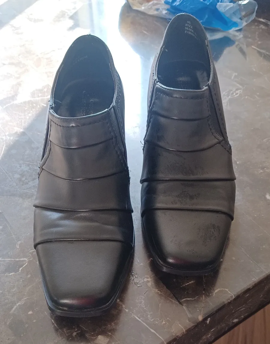 Soft Comfort Black Heel Shoes Size 8.5