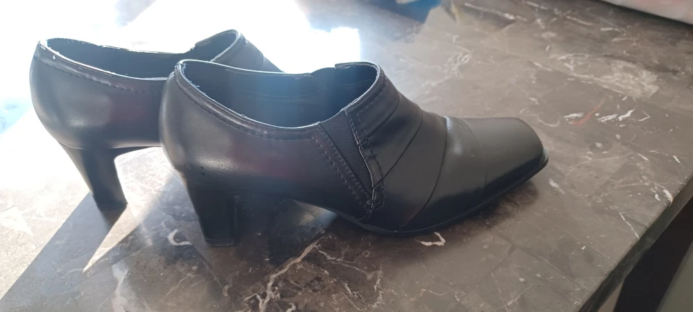 Soft Comfort Black Heel Shoes Size 8.5 - photo 3