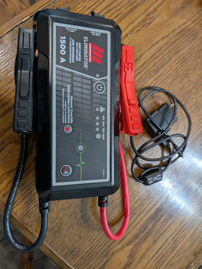 MotoMaster Eliminator Booster Pack/Jump Starter & USB Power Bank
