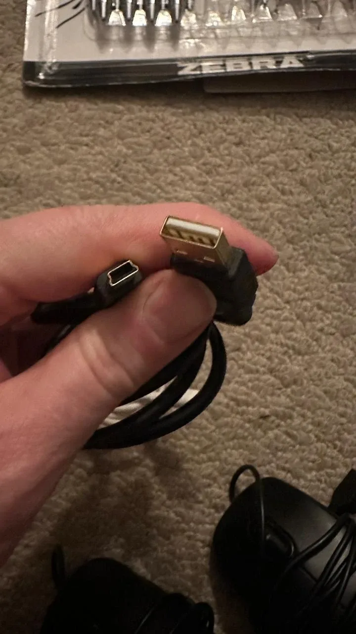 Mixed Cables, Mice, Pens, Calculator image indicator(2)