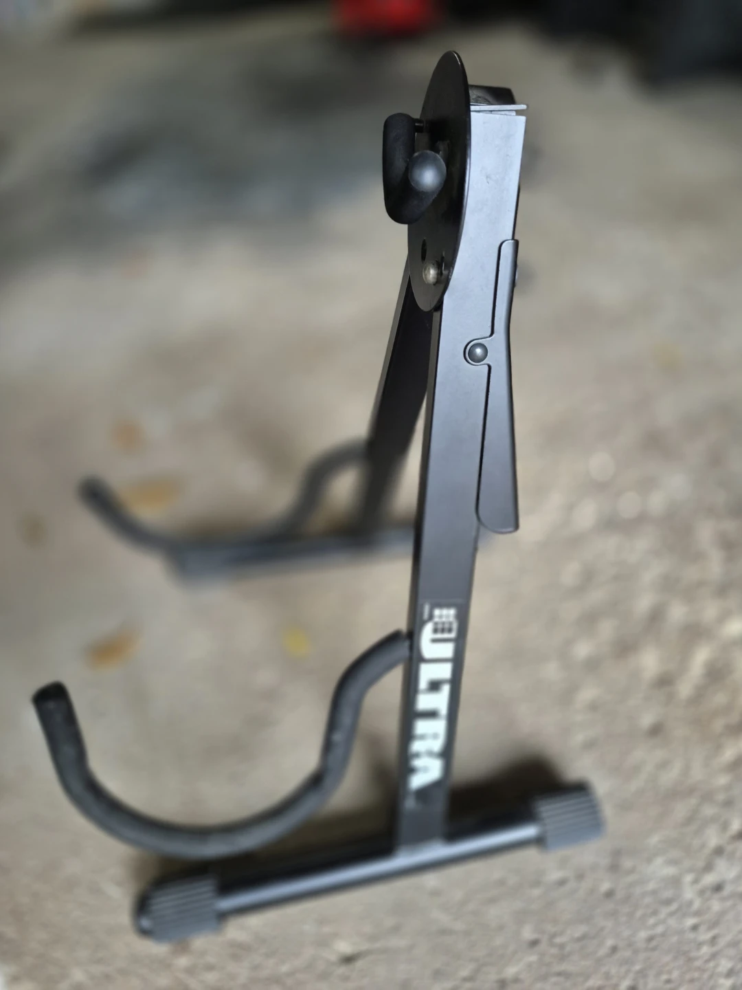 Ultra Guitar Stand - Black