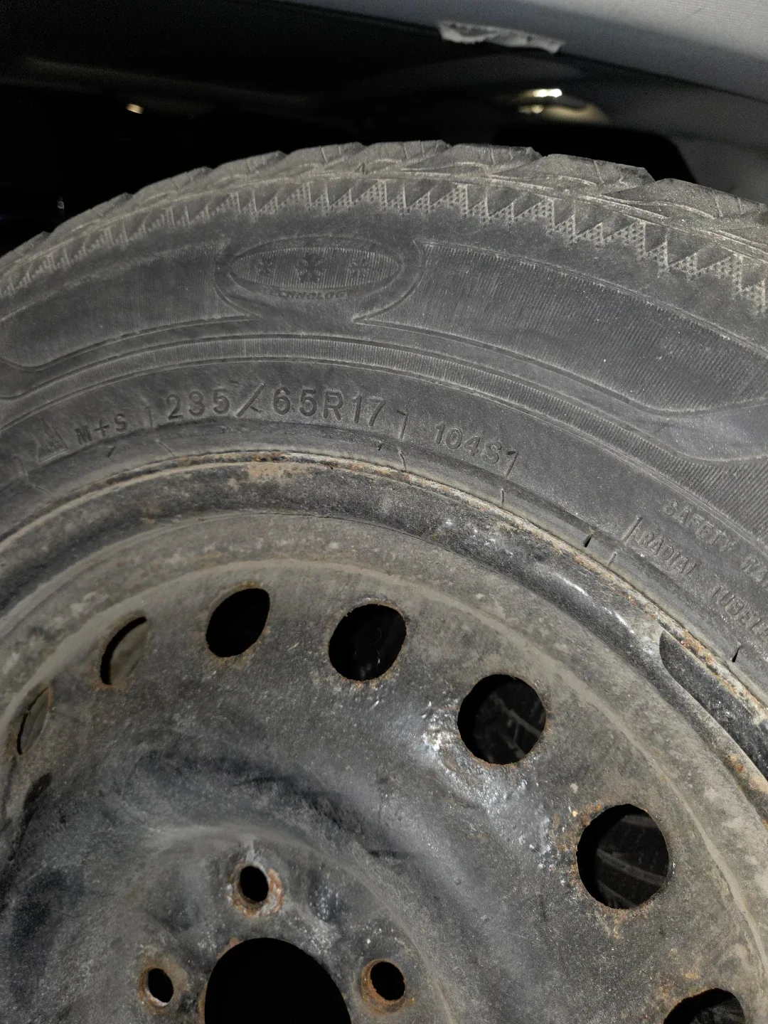 Set of Goodyear UltraGrip Ice Tires image indicator(2)