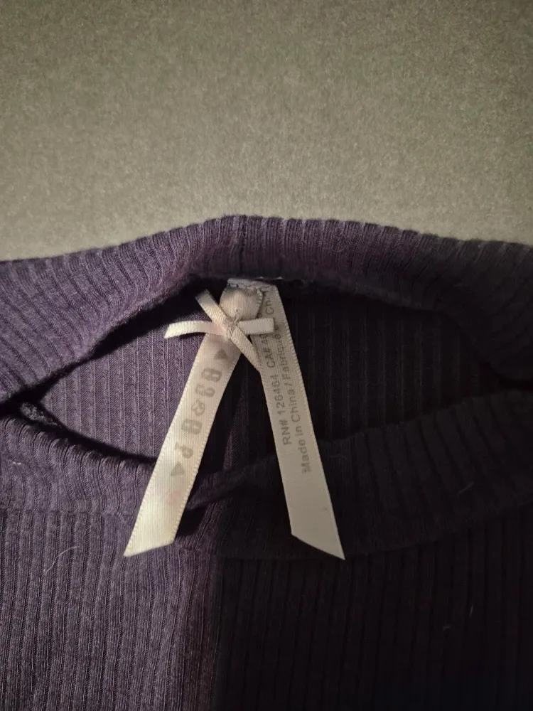 H&M Beige Bodysuit - Size M image indicator(6)