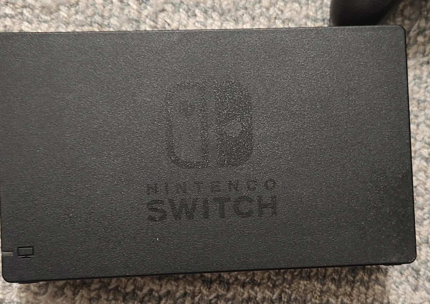 Nintendo Switch Pro Controller & Dock image indicator(4)