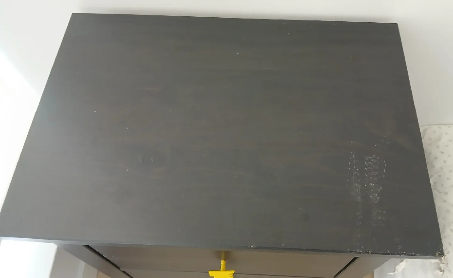 good condition nightstand image indicator(3)