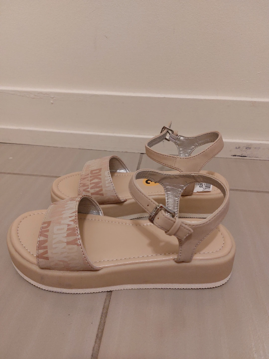 DKNY Beige Sandals - Size 3 - photo 2