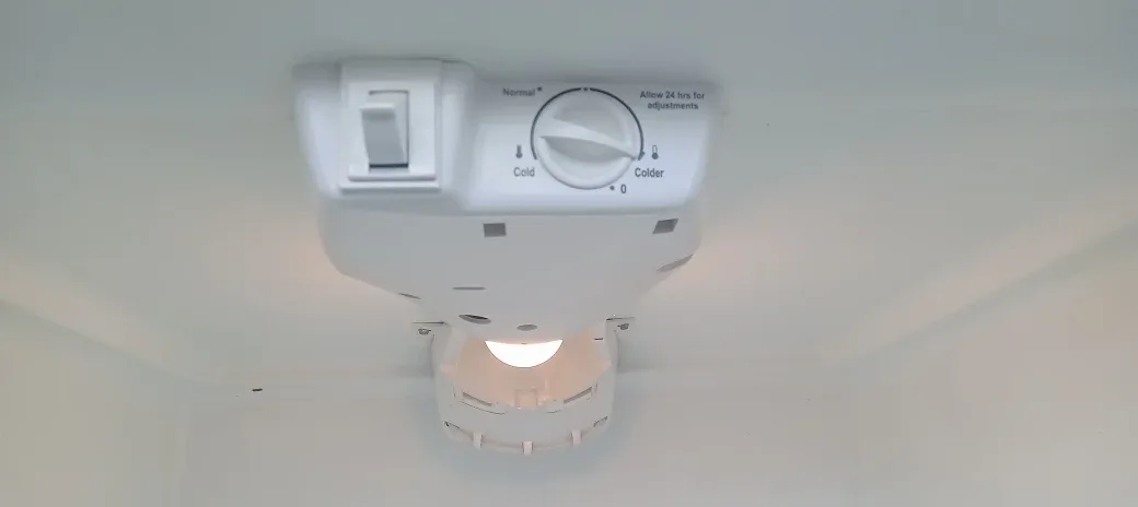 Black Frigidaire Fridge image indicator(10)