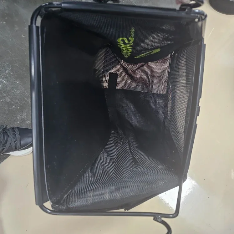 Yardworks Lawn Mower with Grass Catcher image indicator(5)