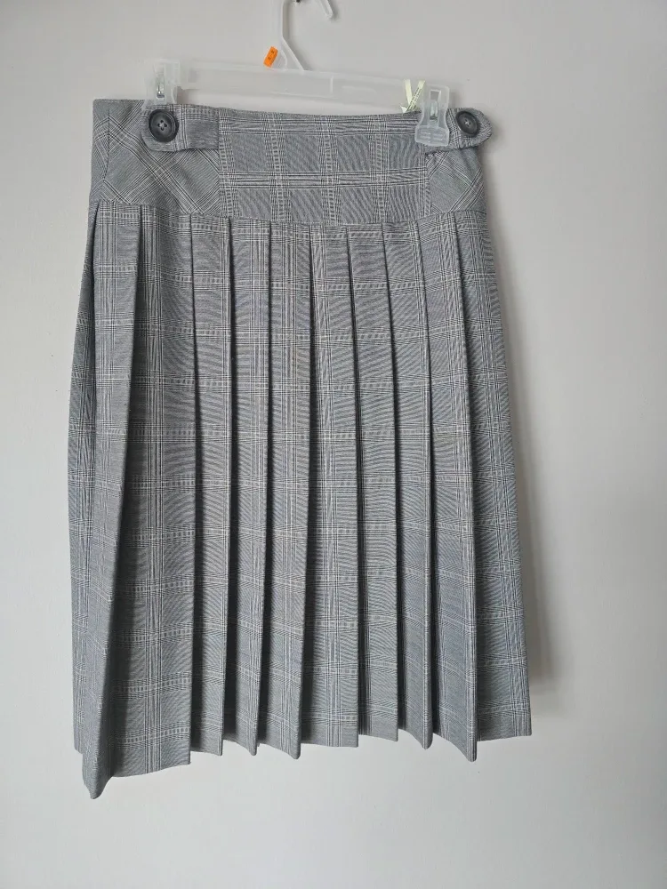 Shelley Beth Plaid Pleated Skirt, size M