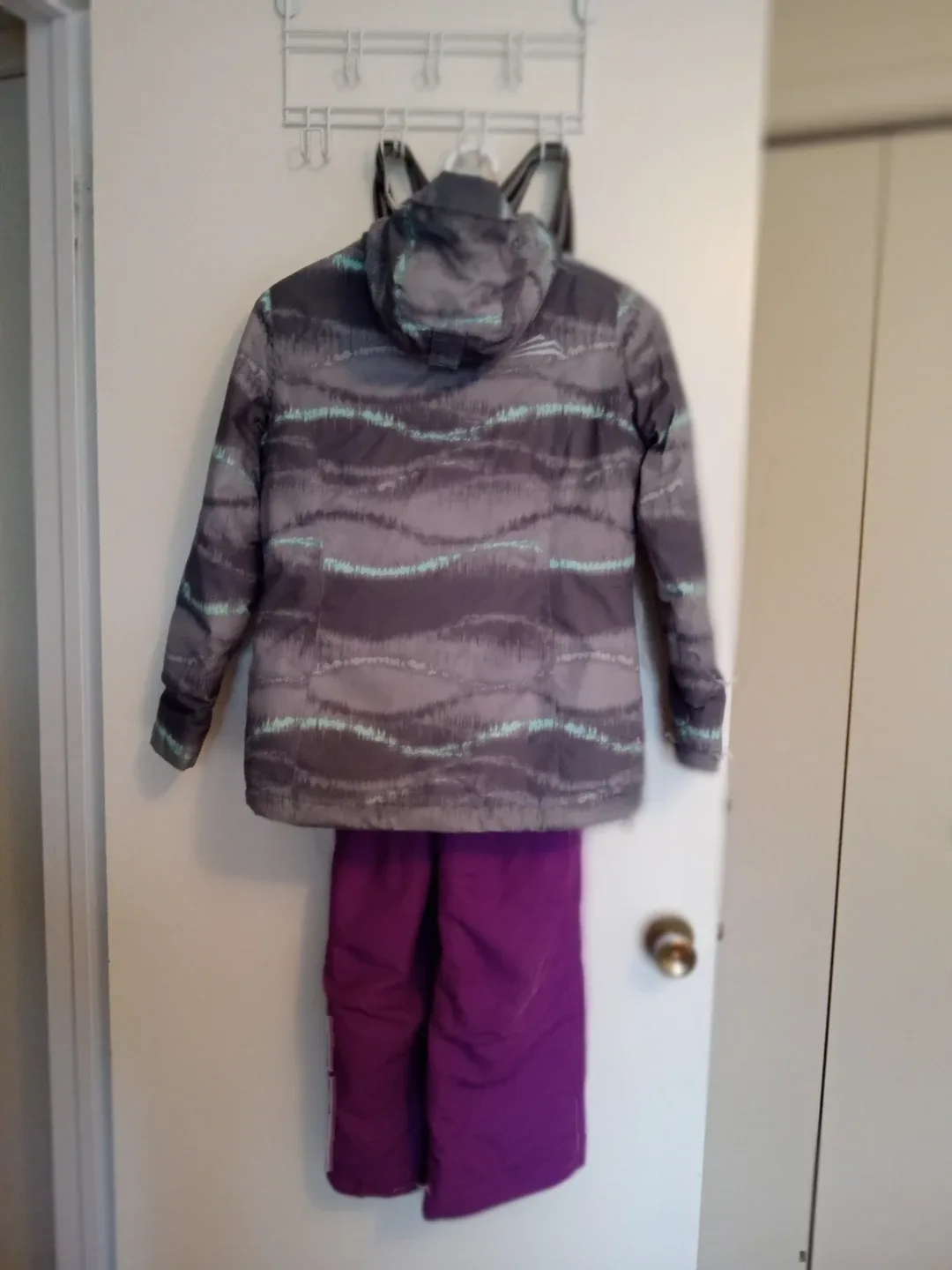 Girls Snowsuit - Size 10 image indicator(2)